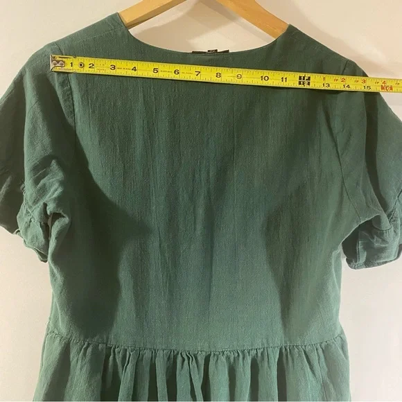 Nursing Queen Green Dress with Pockets and Bell Sleeves - Picture 9 of 10